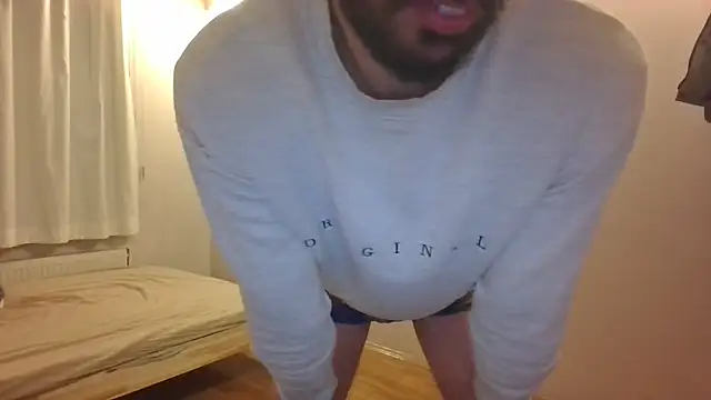 Snapshot of Turkboy_17 chatting on 12-15-24, 08:25 Turkboy 17 online show from 12-15-24, 08:25