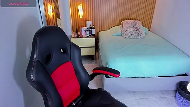 LUCYAMARS1 online show from 10-28-25, 12:41