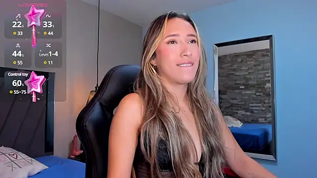 Snapshot of CAMILAGRAY chatting on 03-06-25, 12:41 CAMILAGRAY online show from 03-06-25, 12:41