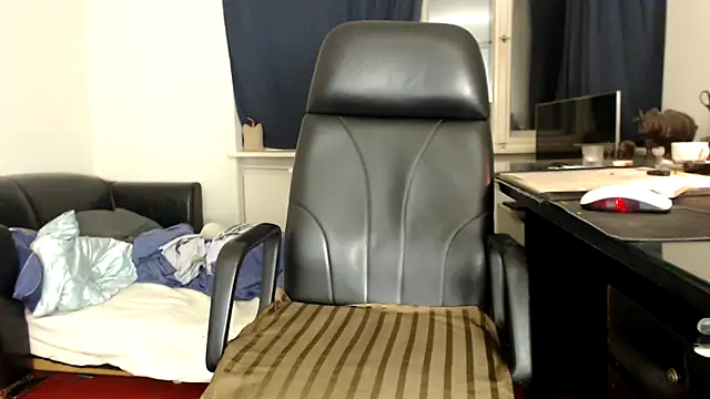 Snapshot of Heike_tv chatting on 01-06-25, 04:34 Heike tv online show from 01-06-25, 04:34