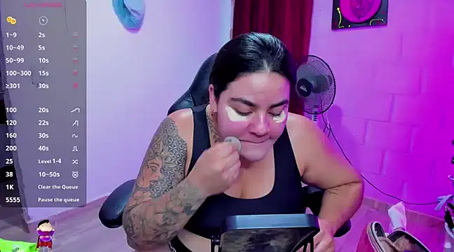 Sharon hils online show from 12-20-24, 08:23