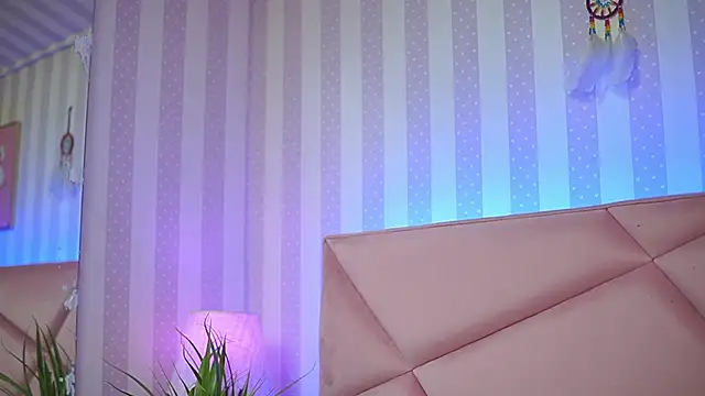 Snapshot of SabrinaHope chatting on 03-15-25, 05:08 SabrinaHope online show from 03-15-25, 05:08