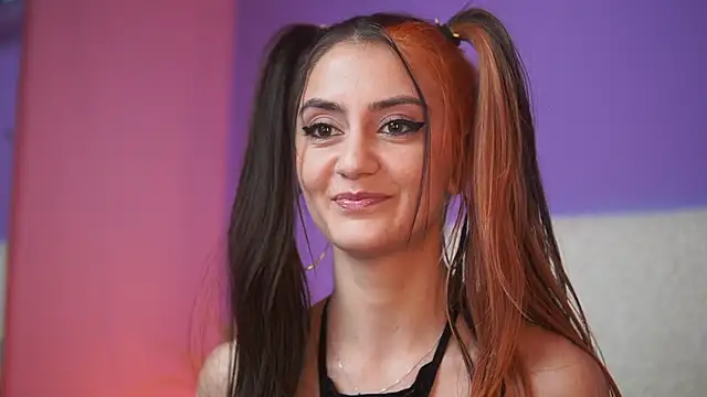 Snapshot of SabrinaHope chatting on 11-06-25, 06:31 SabrinaHope online show from 11-06-25, 06:31