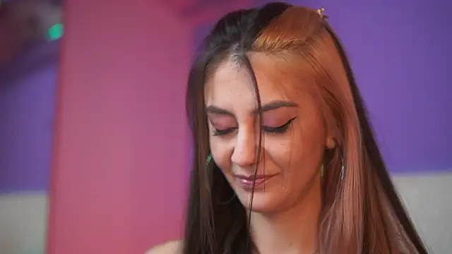 Snapshot of SabrinaHope chatting on 11-12-25, 10:09 SabrinaHope online show from 11-12-25, 10:09