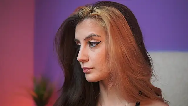 Snapshot of SabrinaHope chatting on 11-25-25, 10:54 SabrinaHope online show from 11-25-25, 10:54