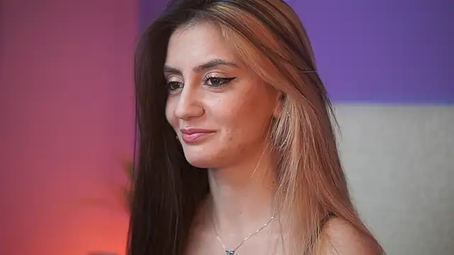 Snapshot of SabrinaHope chatting on 11-29-25, 10:35 SabrinaHope online show from 11-29-25, 10:35