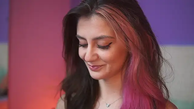 Snapshot of SabrinaHope chatting on 12-14-25, 08:46 SabrinaHope online show from 12-14-25, 08:46