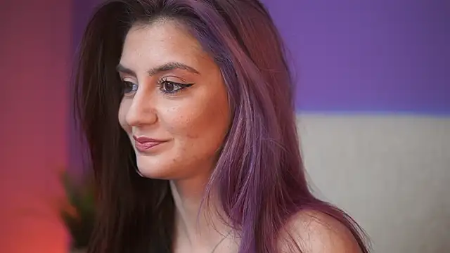 Snapshot of SabrinaHope chatting on 12-18-25, 09:21 SabrinaHope online show from 12-18-25, 09:21