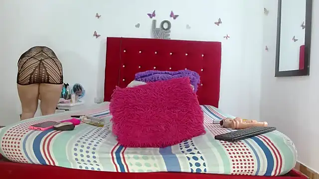 kattysex74 online show from 09-24-25, 03:04