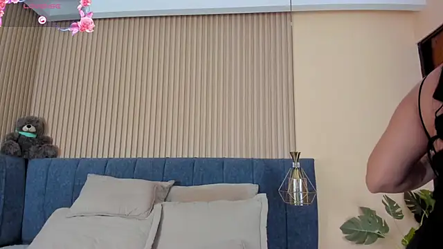 Snapshot of kathecute__ chatting on 11-12-25, 01:39 kathecute online show from 11-12-25, 01:39