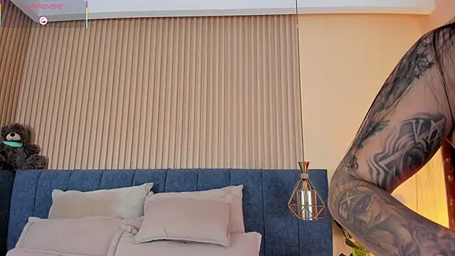 Snapshot of kathecute__ chatting on 12-05-25, 01:36 kathecute online show from 12-05-25, 01:36