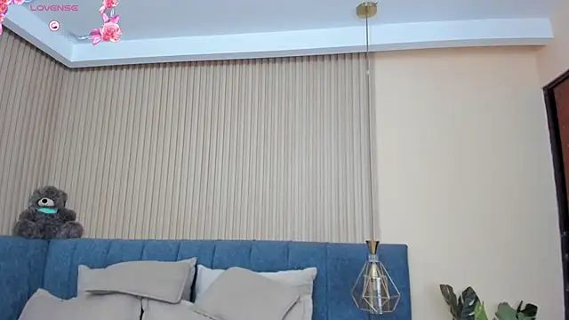 Snapshot of kathecute__ chatting on 02-15-26, 01:46 kathecute online show from 02-15-26, 01:46