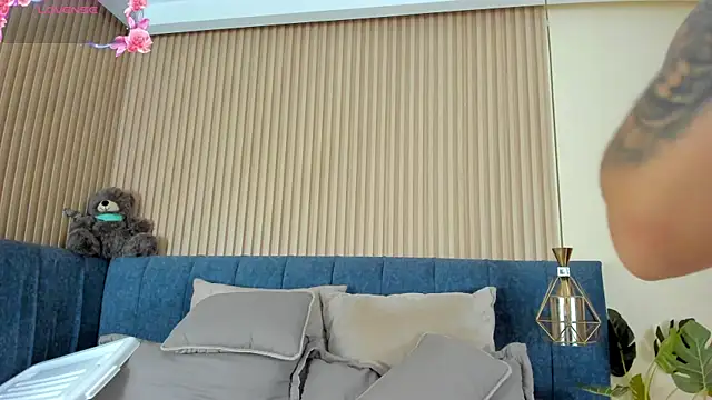 kathecute   online show from 04-29-26, 01:53