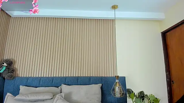 kathecute   online show from 06-19-26, 01:43