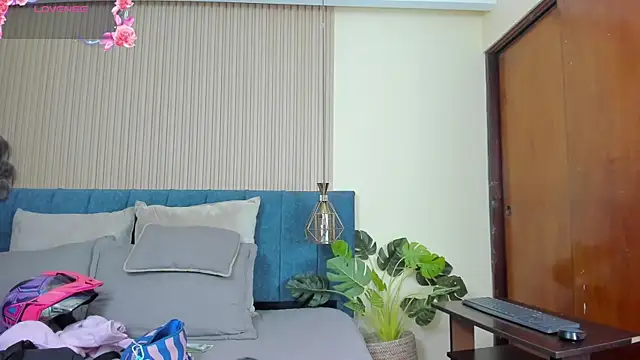kathecute   online show from 06-25-26, 01:38
