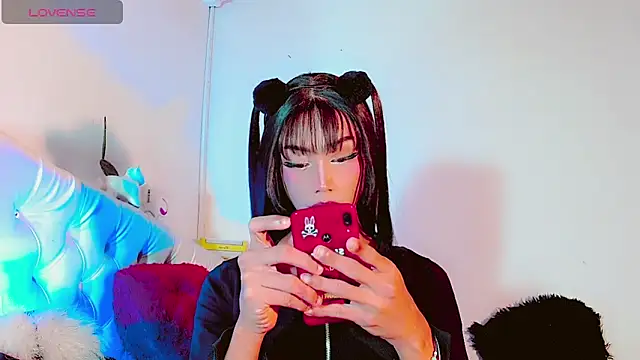 Snapshot of HELEM__S7 chatting on 02-19-25, 02:01 HELEM S7 online show from 02-19-25, 02:01