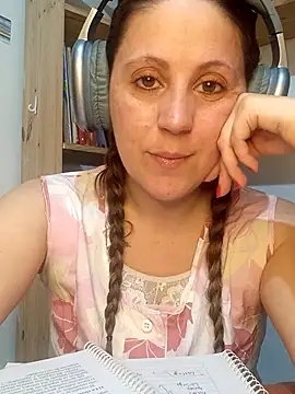 Snapshot of SofiEstevez chatting on 09-17-25, 05:14 SofiEstevez online show from 09-17-25, 05:14