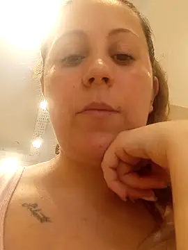 Snapshot of SofiEstevez chatting on 10-04-25, 04:16 SofiEstevez online show from 10-04-25, 04:16