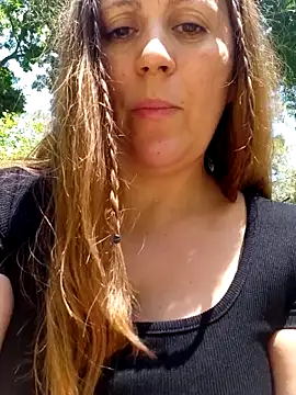 Snapshot of SofiEstevez chatting on 10-19-25, 03:56 SofiEstevez online show from 10-19-25, 03:56