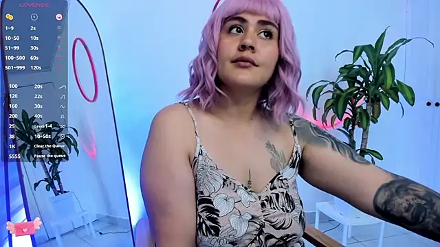 Snapshot of GretaX-X chatting on 12-15-24, 11:34 GretaX-X online show from 12-15-24, 11:34