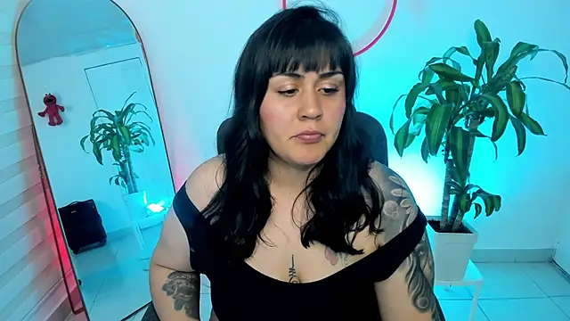 Snapshot of GretaX-X chatting on 12-29-24, 05:22 GretaX-X online show from 12-29-24, 05:22