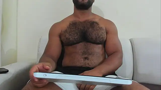 Snapshot of lunainsane58 chatting on 06-21-26, 08:00 lunainsane58 online show from 06-21-26, 08:00