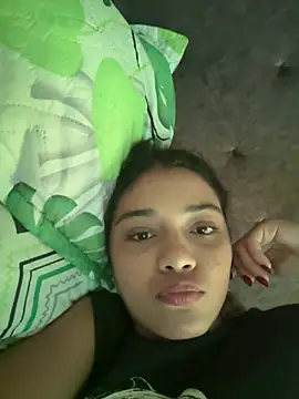 Snapshot of evely_coelloo chatting on 07-14-26, 10:15 evely coelloo online show from 07-14-26, 10:15
