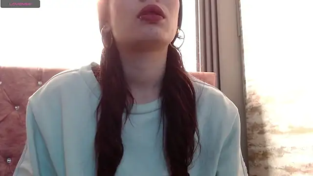  yuyi online show from 12-02-25, 11:48