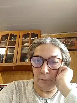 Snapshot of IrinaSweet54 chatting on 12-18-24, 10:30 IrinaSweet54 online show from 12-18-24, 10:30