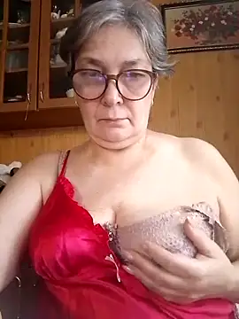 Snapshot of IrinaSweet54 chatting on 02-02-25, 08:35 IrinaSweet54 online show from 02-02-25, 08:35