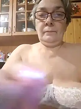 Snapshot of IrinaSweet54 chatting on 02-15-25, 04:12 IrinaSweet54 online show from 02-15-25, 04:12