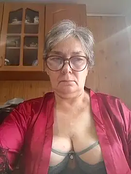 Snapshot of IrinaSweet54 chatting on 09-12-25, 08:03 IrinaSweet54 online show from 09-12-25, 08:03