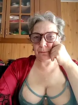 Snapshot of IrinaSweet54 chatting on 10-28-25, 08:18 IrinaSweet54 online show from 10-28-25, 08:18