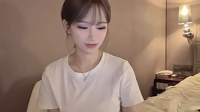 Snapshot of -XunMengLong- chatting on 12-17-25, 04:35 -XunMengLong- online show from 12-17-25, 04:35