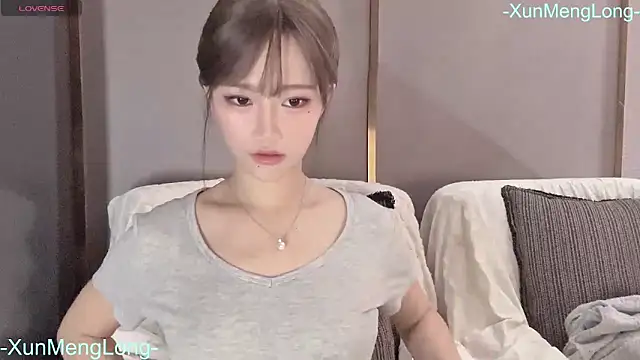 Snapshot of -XunMengLong- chatting on 01-06-26, 04:11 -XunMengLong- online show from 01-06-26, 04:11