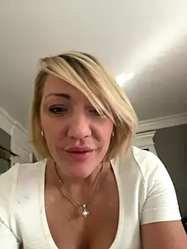 Snapshot of camdanz777 chatting on 09-22-25, 07:49 camdanz777 online show from 09-22-25, 07:49