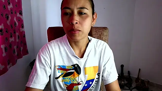 Snapshot of asiri_smith chatting on 06-30-26, 02:40 asiri smith online show from 06-30-26, 02:40