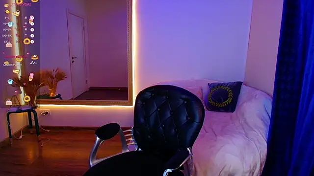 Snapshot of an6elica chatting on 10-13-25, 02:11 an6elica online show from 10-13-25, 02:11