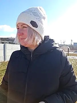 Snapshot of -Schweppes- chatting on 02-20-25, 10:48 -Schweppes- online show from 02-20-25, 10:48