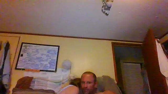 Snapshot of raybo715 chatting on 06-10-26, 04:45 raybo715 online show from 06-10-26, 04:45