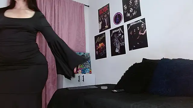 scarlett  morgan online show from 10-31-25, 01:34