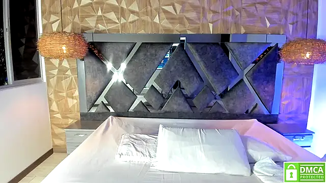 Rose Evans   online show from 11-11-25, 04:23