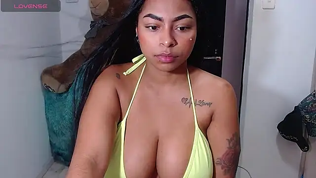 Snapshot of alanajonees22 chatting on 02-06-25, 03:41 alanajonees22 online show from 02-06-25, 03:41