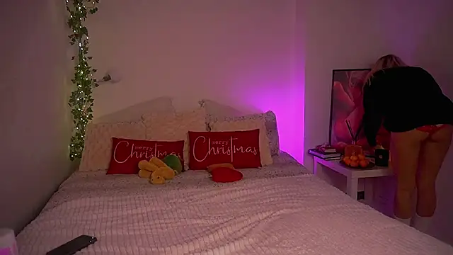 Heidi11 online show from 12-26-24, 01:29