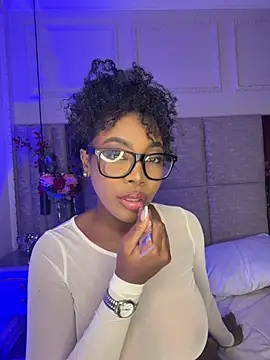 Snapshot of Lola_King chatting on 03-07-26, 04:31 Lola King online show from 03-07-26, 04:31