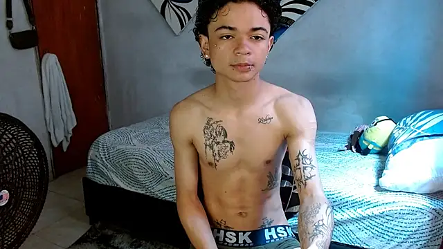 Snapshot of Lovebeng_ chatting on 10-23-25, 02:27 Lovebeng online show from 10-23-25, 02:27