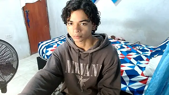 Snapshot of Lovebeng_ chatting on 12-02-25, 10:49 Lovebeng online show from 12-02-25, 10:49