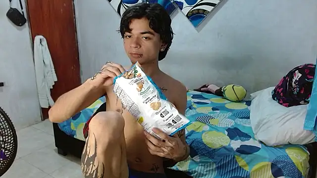 Snapshot of Lovebeng_ chatting on 01-11-26, 03:55 Lovebeng online show from 01-11-26, 03:55