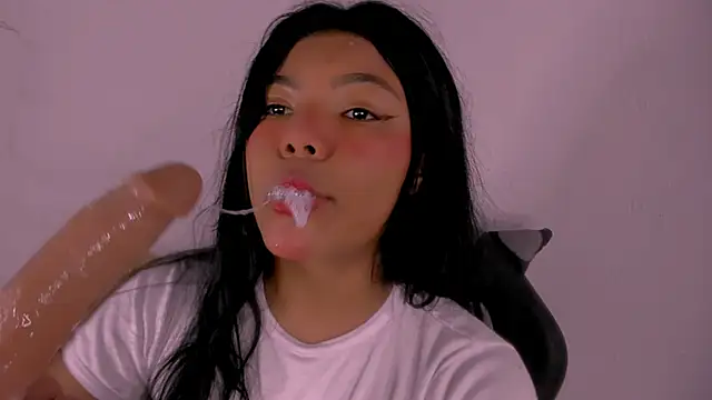 Snapshot of veky_saliva01 chatting on 10-22-25, 10:59 veky saliva01 online show from 10-22-25, 10:59