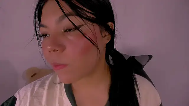 Snapshot of veky_saliva01 chatting on 12-15-25, 11:20 veky saliva01 online show from 12-15-25, 11:20